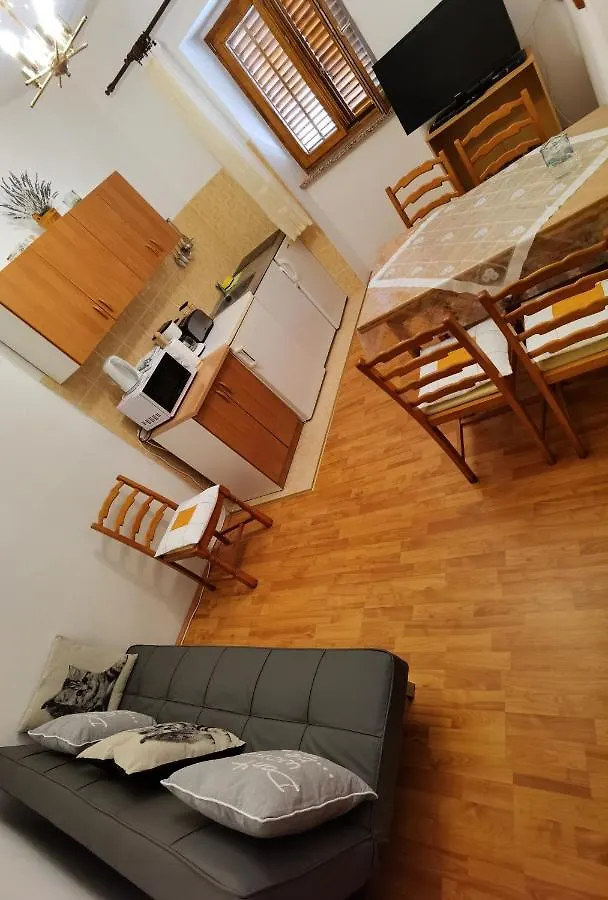 Apartment Apartman Kampor Rab Town